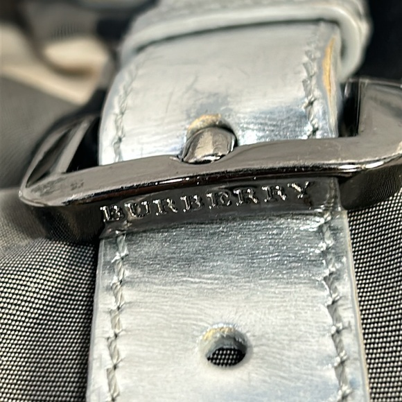 Burberry silver leather and checkered canvas shoulder handbag - Picture 3 of 16